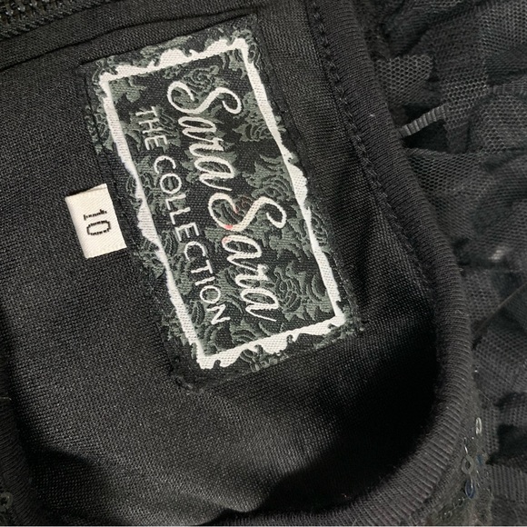 Black dress - Picture 3 of 4